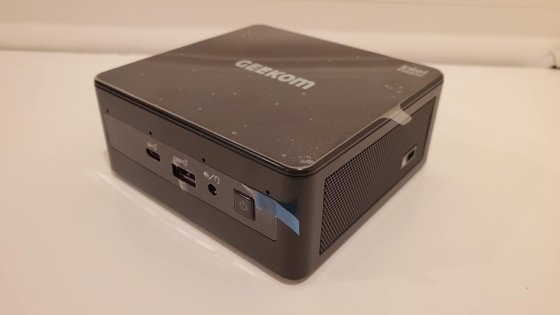 GEEKOM A9 Mega New Mini PC,AMD Ryzen AI MAX+388(118TOPS)||LPDDR5X 64GB+1TB customer photo 1