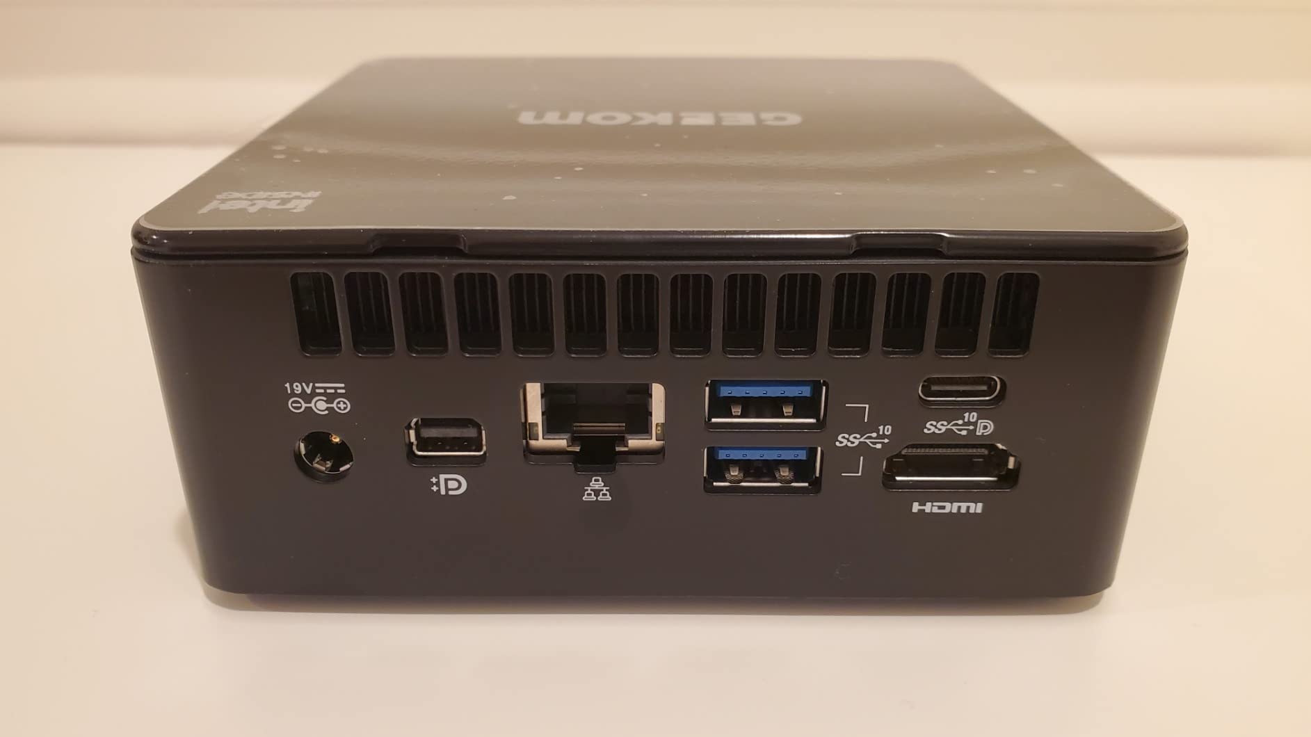 GEEKOM A9 Mega New Mini PC,AMD Ryzen AI MAX+388(118TOPS)||LPDDR5X 64GB+1TB customer photo 2