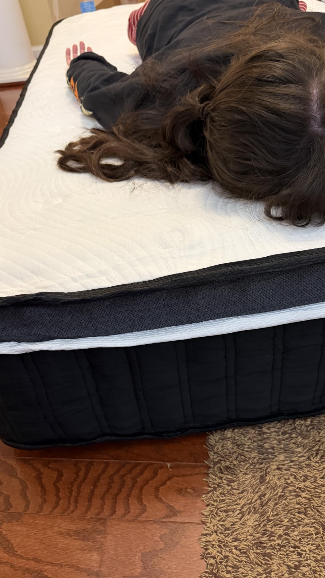 Queen Mattress 12 Inch, Medium Firm Hybrid with Pocket Coils & Cooling Gel customer photo 2