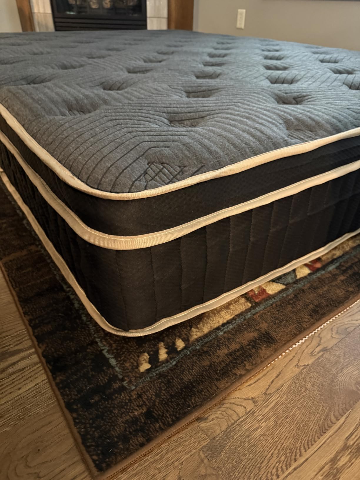 Mattress Queen Size, 12 inch Queen Hybrid Mattress in a Box, Medium Firm customer photo 1