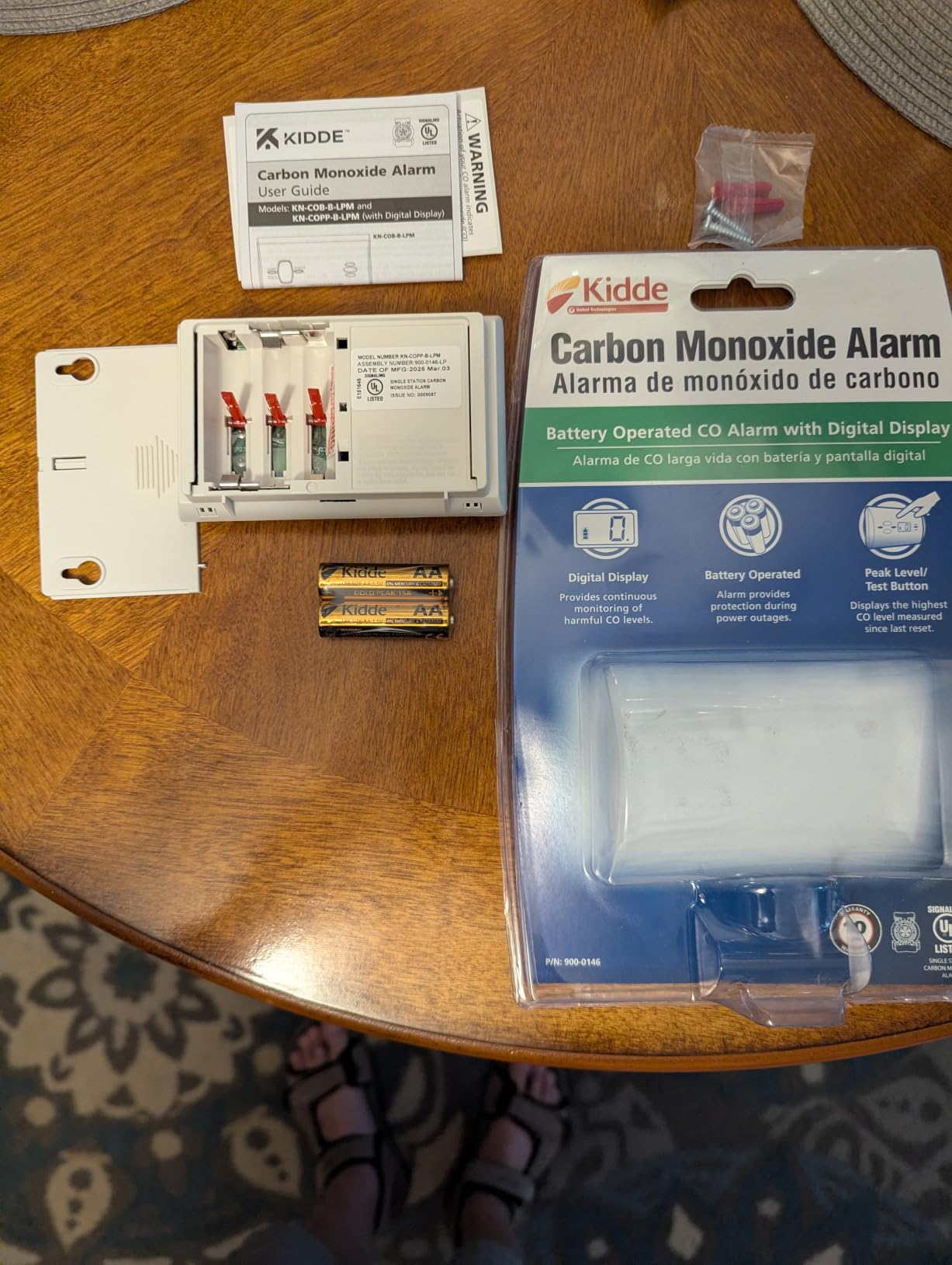 Kidde Carbon Monoxide Detector, AA Battery Powered CO Alarm with LEDs, Test-Reset Button, Low Battery Indicator, Portable customer photo 1