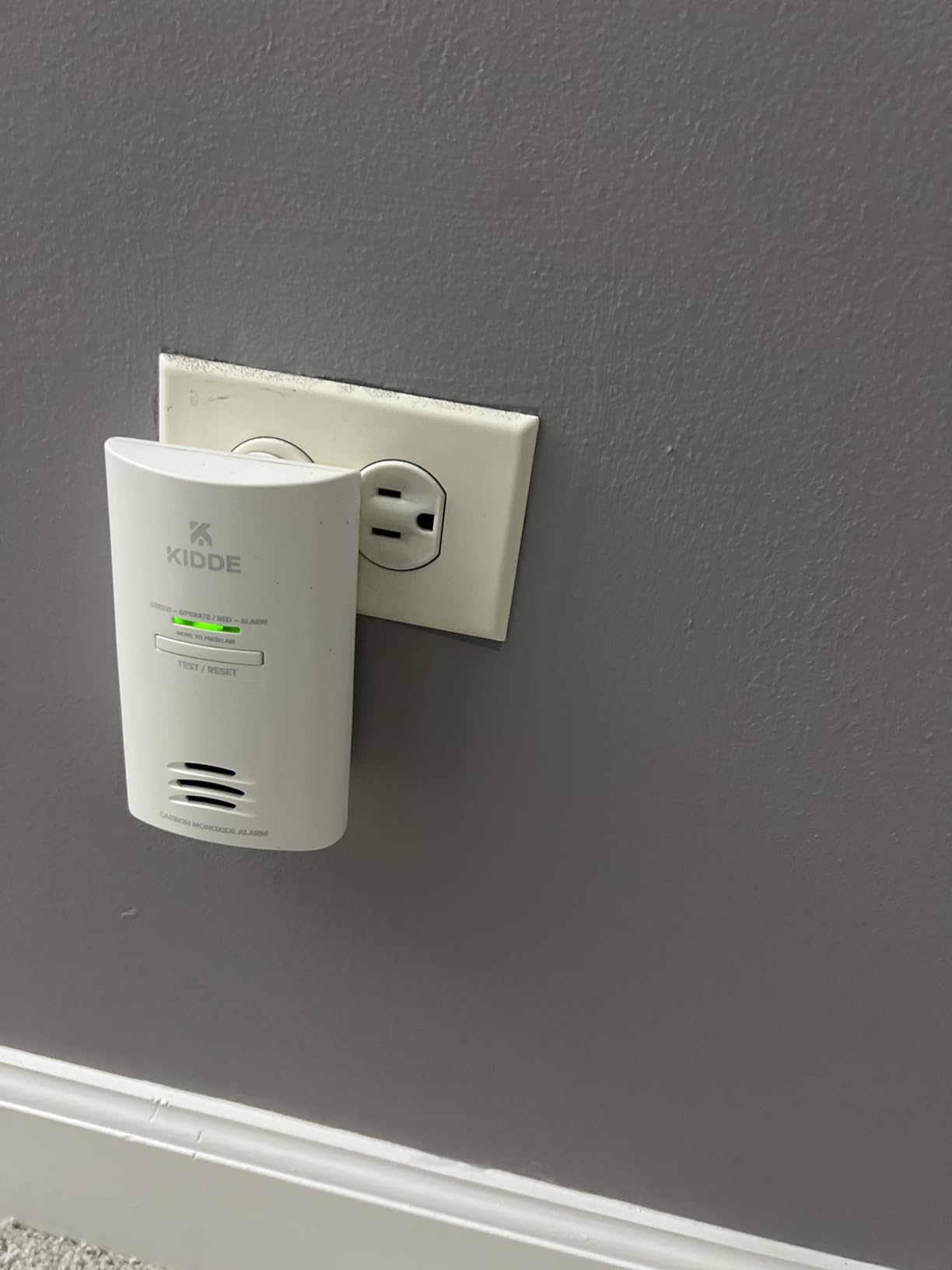 Kidde Carbon Monoxide Detector, Plug-in Wall with AA Battery Backup, Test-Hush Button customer photo 2