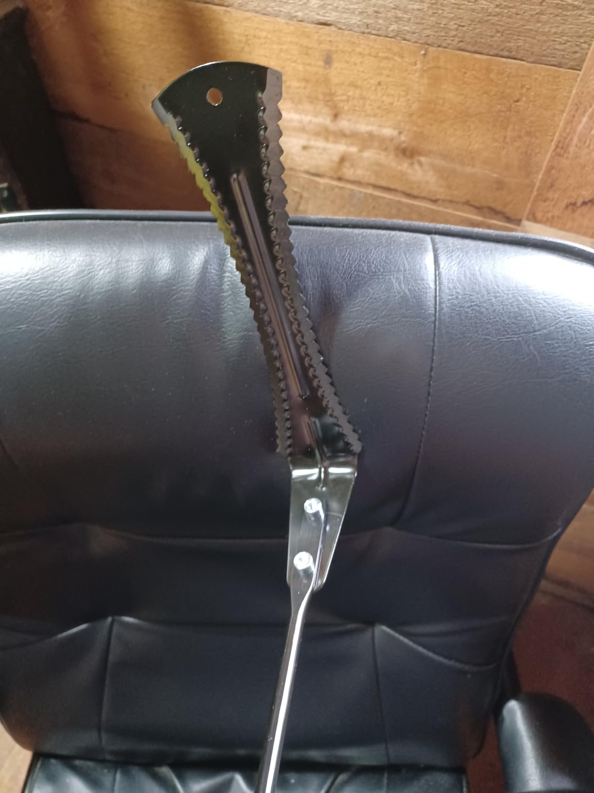 Walensee 39in Serrated Steel Scythe, Grass Whip for Tall Grass & Weeds customer photo 2