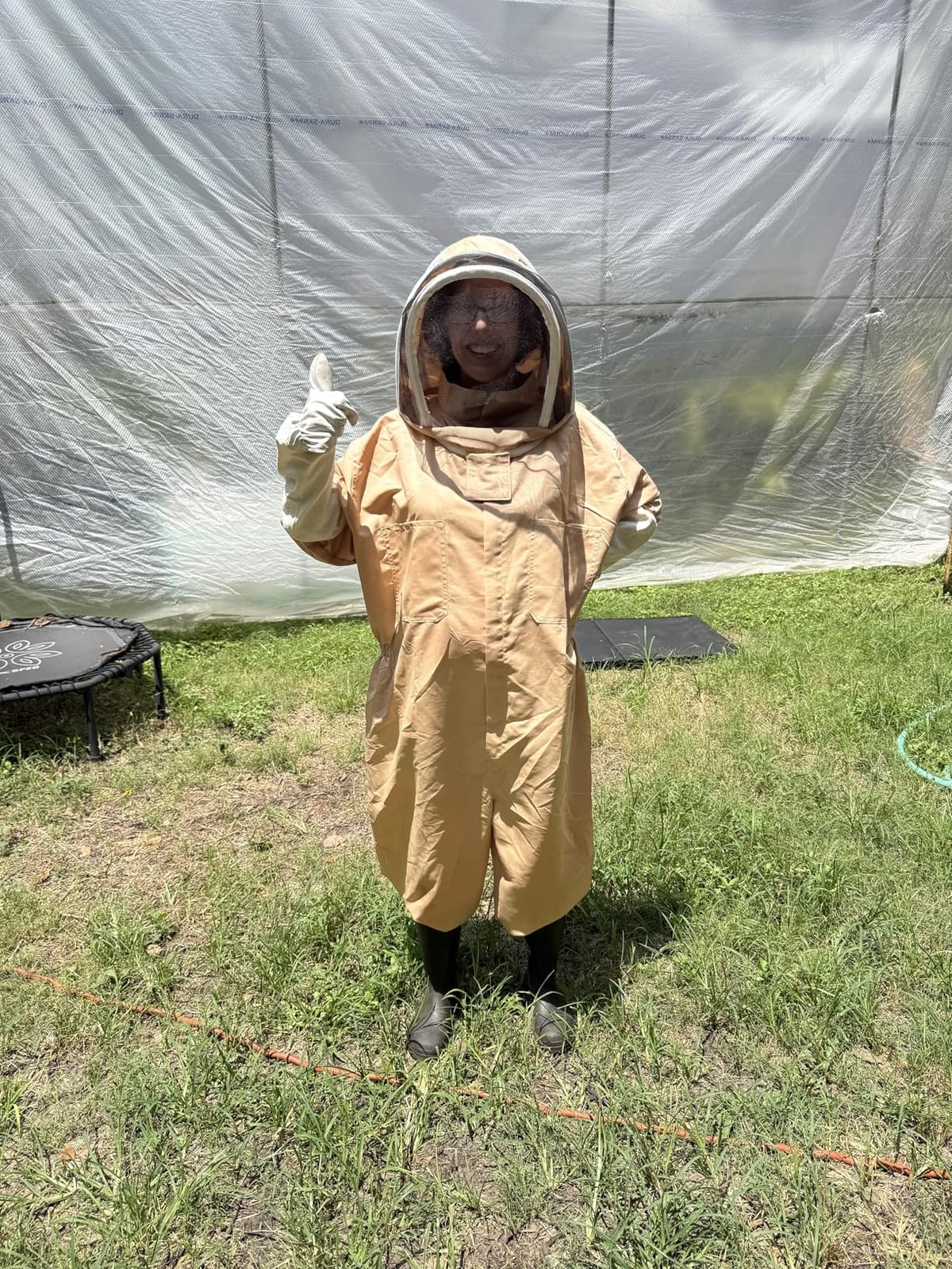 ANDES Stingproof Full Body Beekeeper suit with Round Veil Gloves Size L customer photo 2