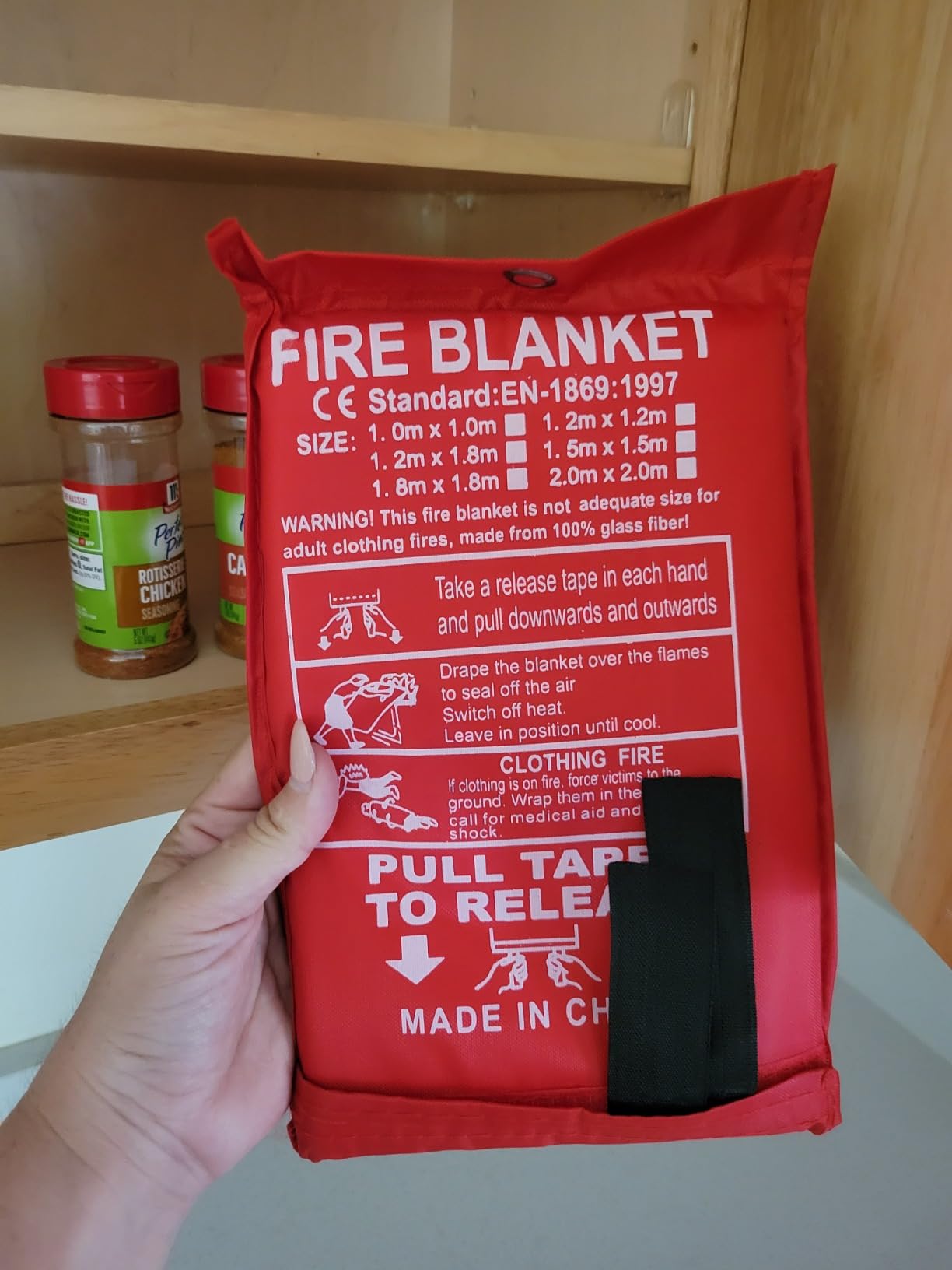 Lancryen Emergency Fire Blanket, Fire Extinguisher Blanket, Fire Suppression Fabric, Flame Retardant Towel Fire Safety Cloth for Home, Kitchen, School, Grill, Car, Office, Warehouse(40” x 40”) customer photo 1