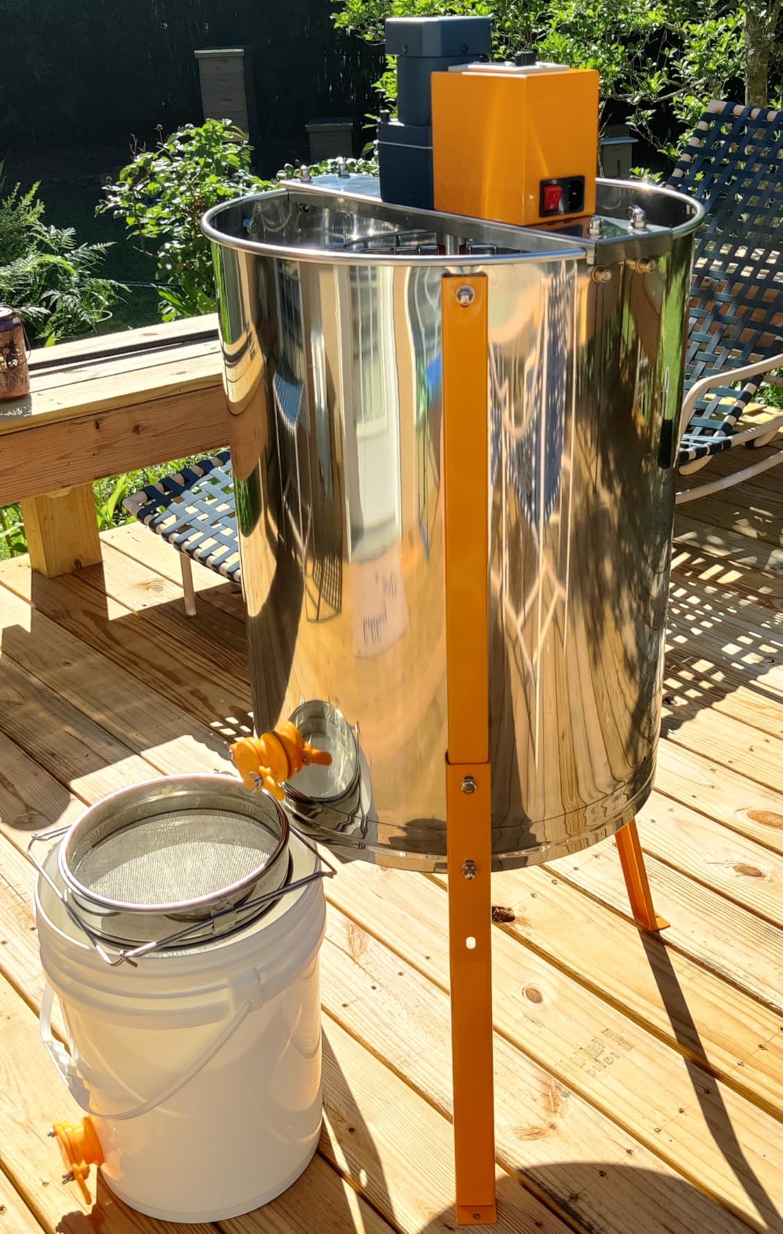 Electric Honey Extractor Plus with PMSM Motor, Dual Tangential/Radial Drum Spinner Fits 4 Deep/8 Medium Radial/Up to 12 Medium Hybrid Frames for Farm Beekeeping Honey Harvest customer photo 2